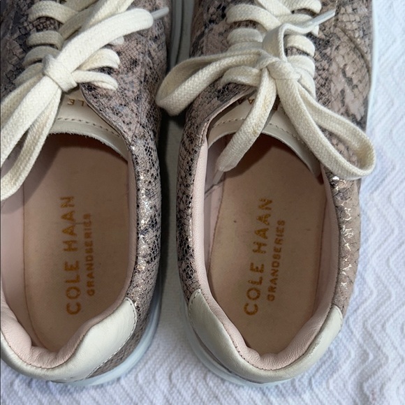 Cole Haan Cream and Tan Sneakers with Sophisticated Texture size 8/12 B - Picture 5 of 8